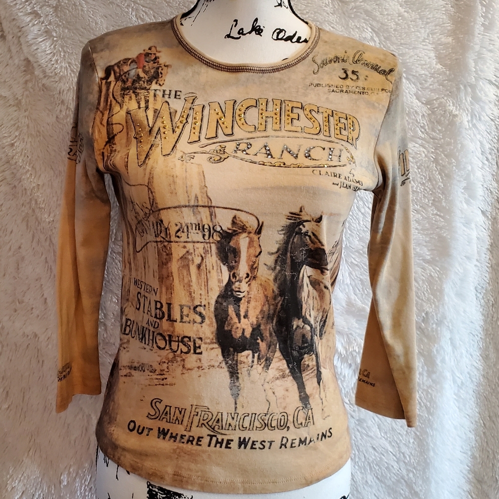 SKINNY MINNIE Graphic Top  - Large